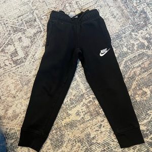 Black Nike Joggers 4/5T